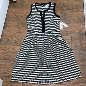 New Shelby & Palmer black and white V neck dress